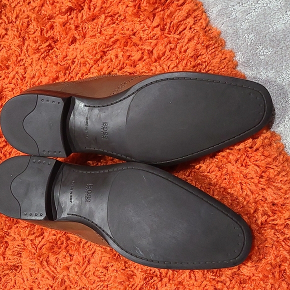 Hugo Boss - Picture 5 of 6